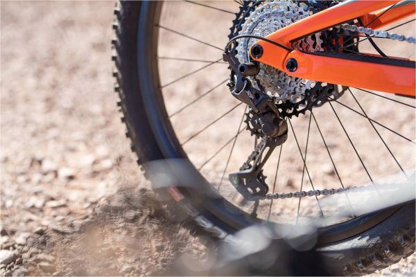 Cazando ofertas: el Shimano XT M8100 de 12 velocidades cae a un precio difícil de ignorar