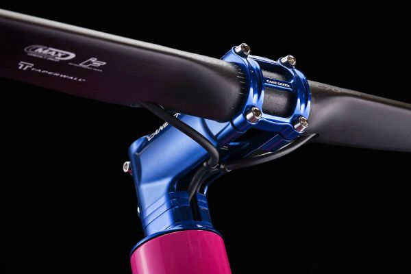 Cane Creek apuesta por un cableado semioculto para simplificar la integración sin renunciar a la estética