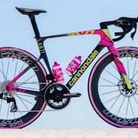 La Cannondale más exclusiva del Giro: así es la SuperSix EVO LAB71 del EF Education First con decoración galáctica