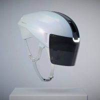 Canyon muestra un casco con pantalla integrada que anticipa peligros y lleva la seguridad ciclista a otro nivel