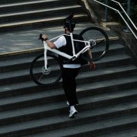 Canyon Roadlite:ON CF: la bicicleta urbana de carbono que estrena el primer motor de buje de Bosch