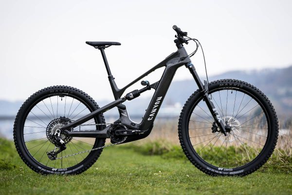Canyon Strive:ON 2027: más potencia Bosch y chasis reforzado para una e-MTB de Enduro sin complejos