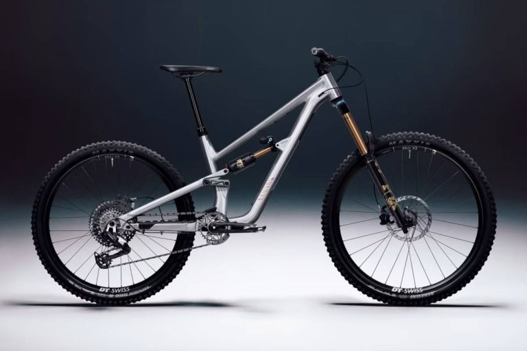 Canyon Torque AL 2026: 180 mm de recorrido, geometría ajustable y una versión DH desde solo 2.499 euros