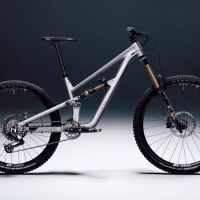 Canyon Torque AL 2026: 180 mm de recorrido, geometría ajustable y una versión DH desde solo 2.499 euros