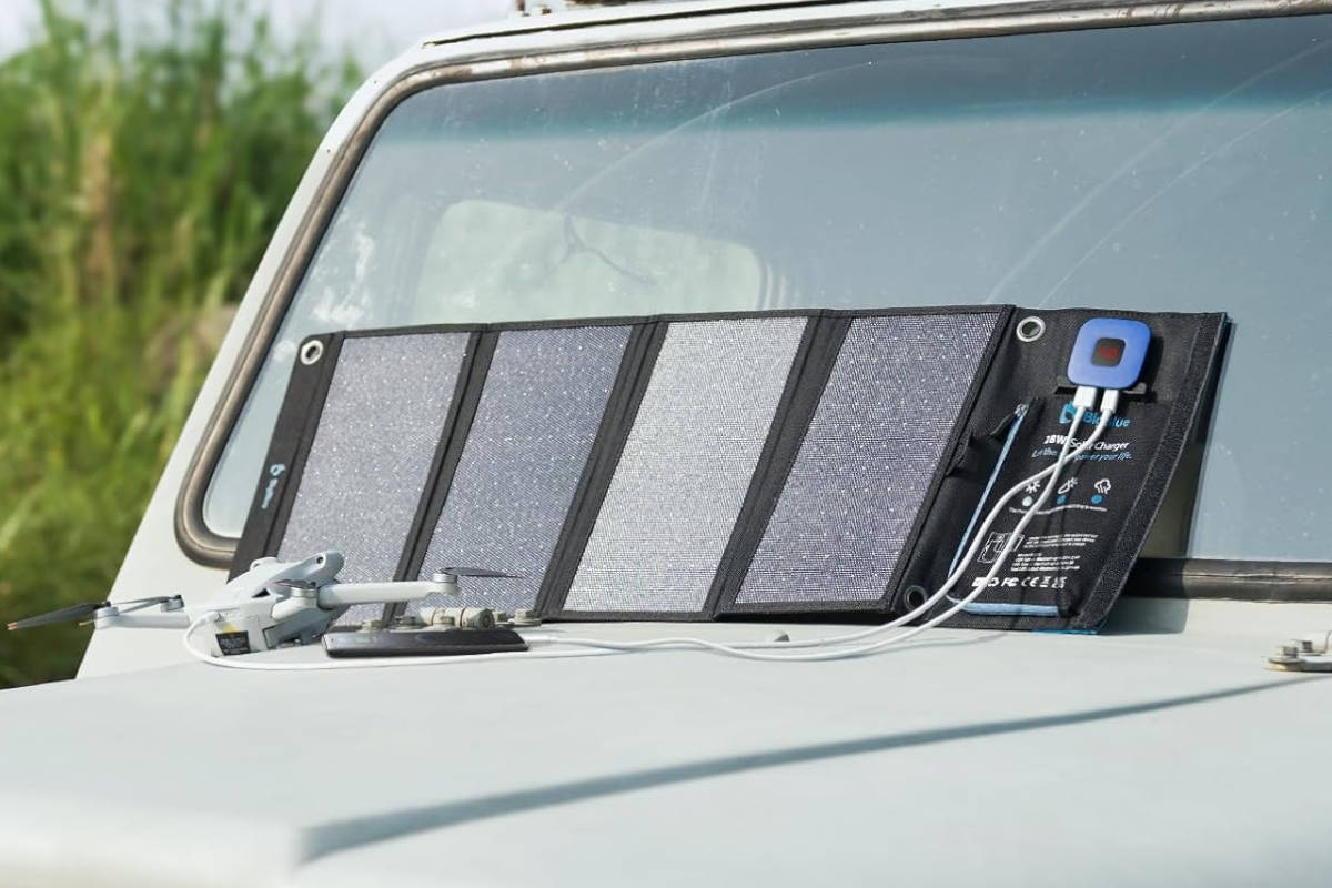 Cargador solar portátil 28W BigBlue. Imagen: BigBlue