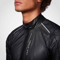 Chubasquero Van Rysel Ultralight: la chaqueta de Decathlon que salva una salida cuando el tiempo se complica
