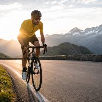 Ciclismo y metabolismo: por qué pedalear ayuda a gastar más energía incluso después de bajarte de la bici