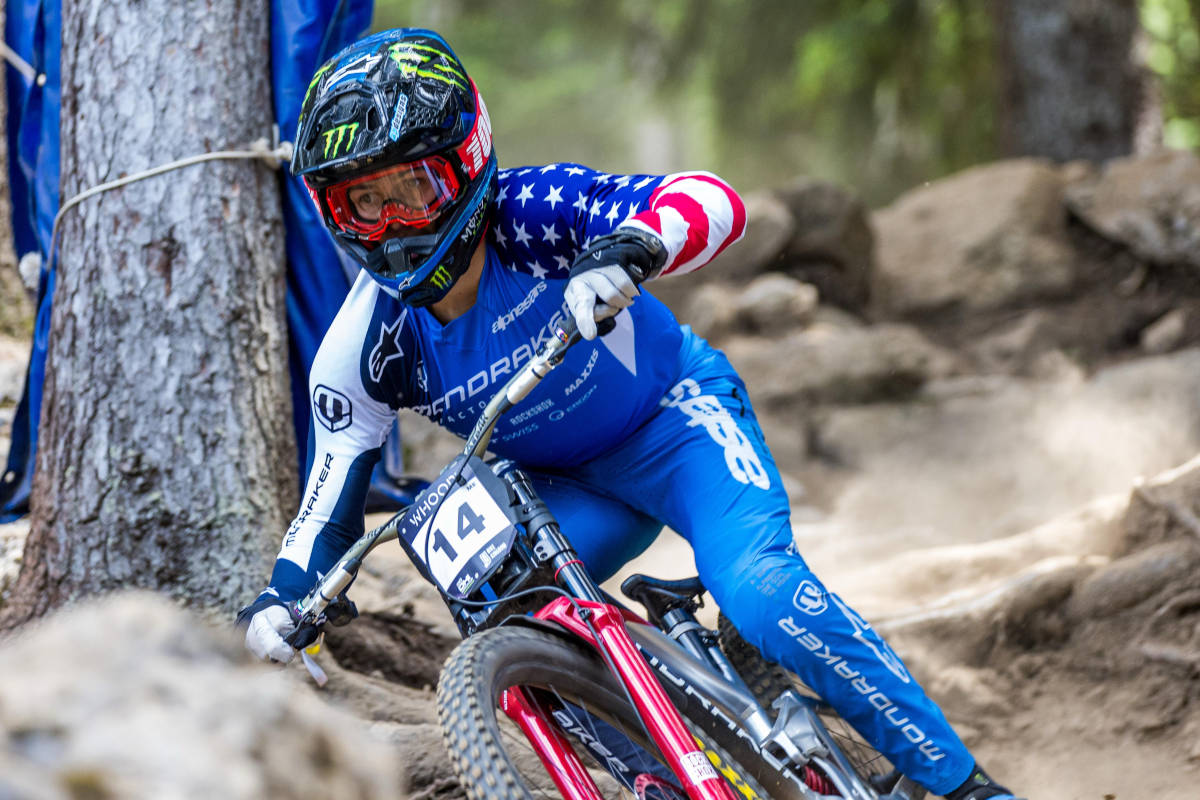 Ryan Pinkerton (Mondraker Factory Racing DH). Imagen: WHOOP UCI Mountain Bike World Series