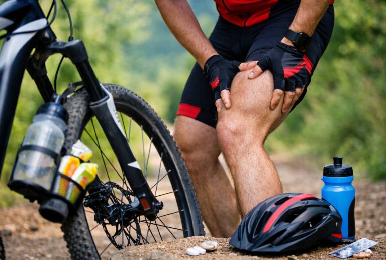 Cómo evitar calambres en bici: lo que realmente marca la diferencia en rutas largas