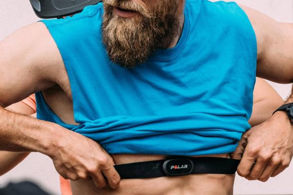 Cómo funciona un monitor de frecuencia cardíaca para ciclistas y por qué sigue siendo una herramienta clave para entrenar mejor