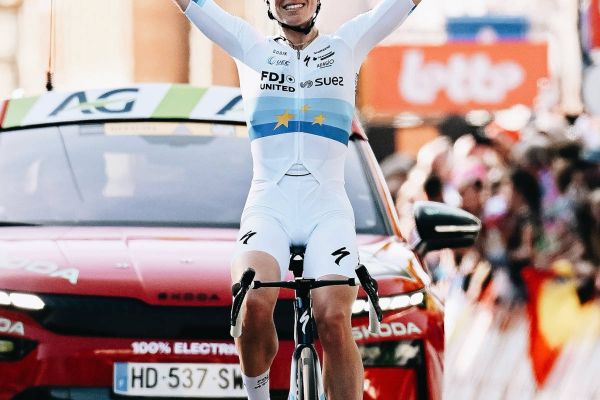 Demi Vollering vuelve a hacer historia en Lieja y Paula Blasi confirma su salto entre las grandes