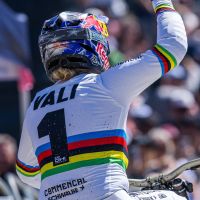 Vali Höll vuelve a dominar en Leogang: así fue su descenso ganador ante su afición