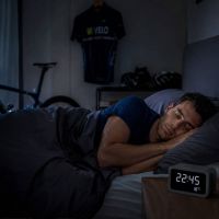 Dormir bien puede marcar más diferencias en el rendimiento ciclista que muchos suplementos: así afecta el sueño a la recuperación