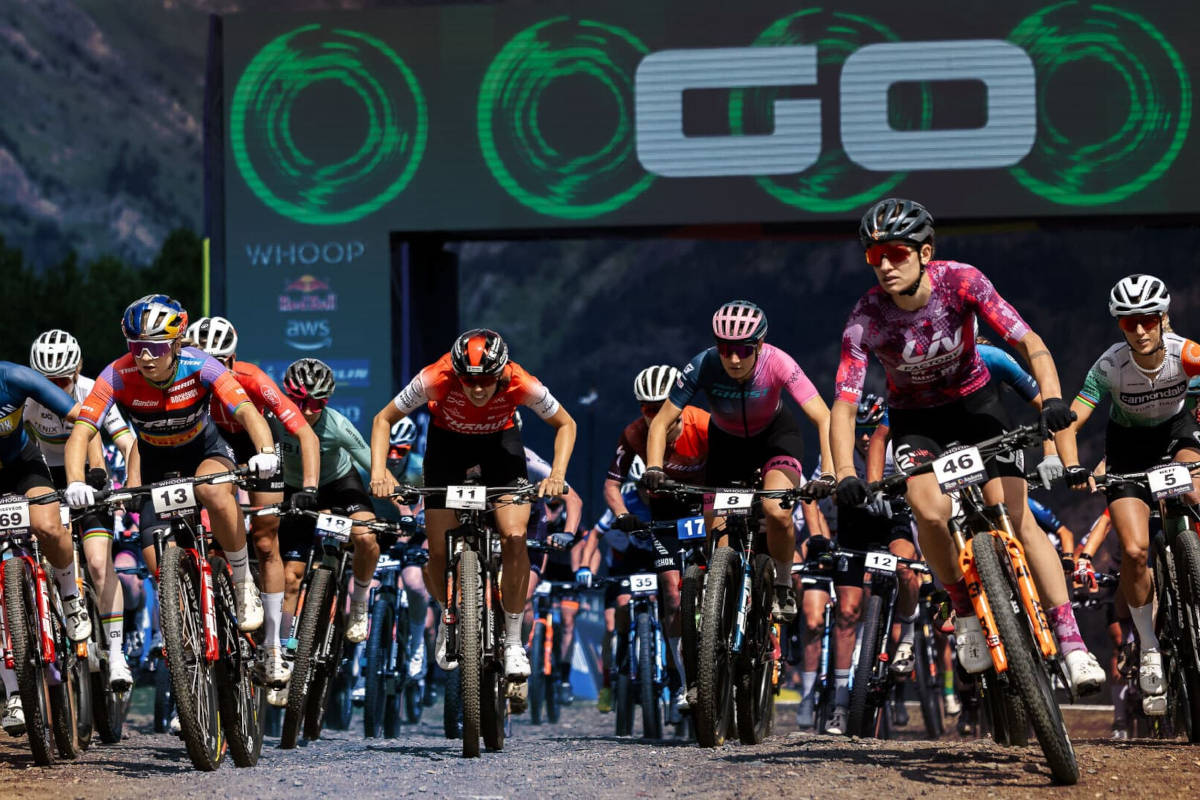 Dorsales en la Copa del Mundo de Cross Country. Imagen: WHOOP UCI Mountain Bike World Series
