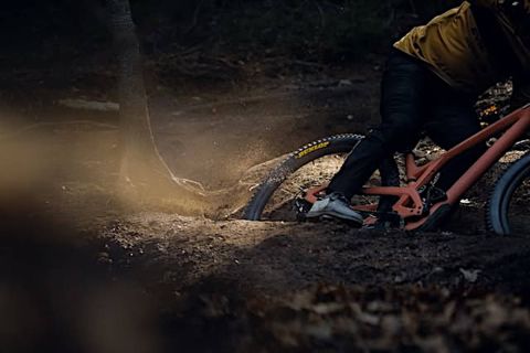 Dunlop vuelve al ciclismo con una ofensiva inesperada en MTB: así es la nueva gama Geomax presentada en la Sea Otter Classic