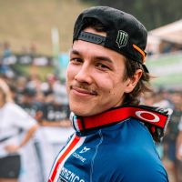 Dylan Maples refuerza el Pivot Factory Racing para la temporada 2026 de Descenso