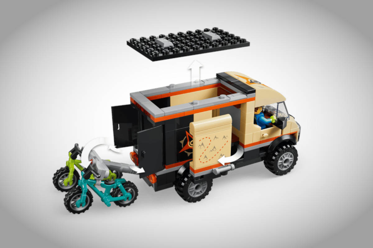 Furgoneta de aventura con bicis de montaña LEGO. Imagen: LEGO
