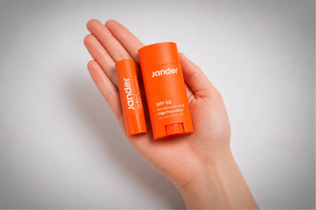 Jander protector solar en stick SPF50 y Jander protector labial SPF30. Imagen: TodoMountainBike