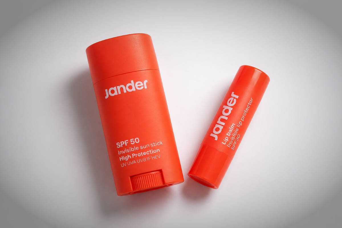 Jander protector solar en stick SPF50 y Jander protector labial SPF30. Imagen: TodoMountainBike
