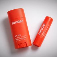 El protector solar de Jander que ha terminado fijo en los bolsillos del maillot este verano