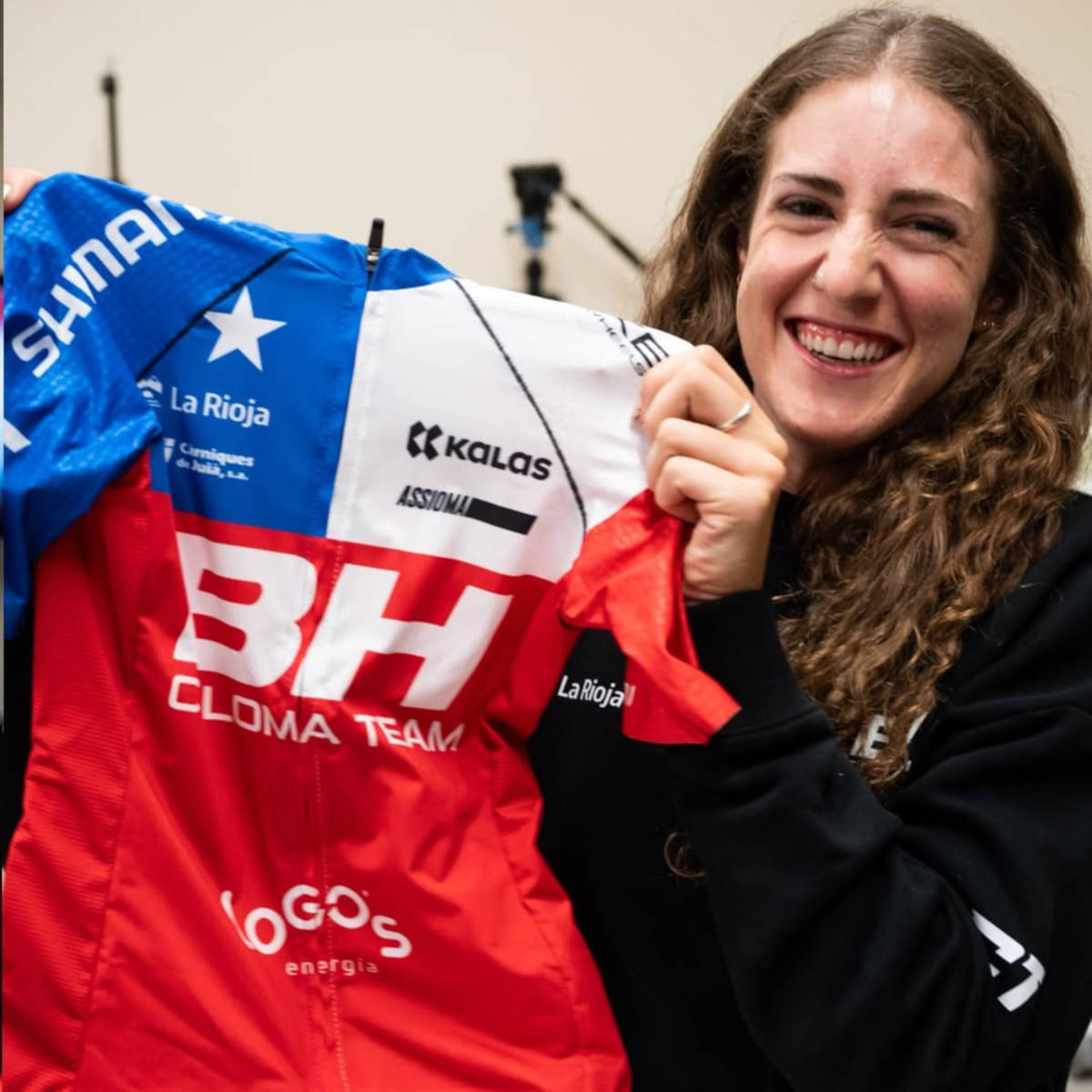 Equipación 2026 del equipo firmada por Kalas. Imagen: BH Coloma Team