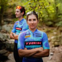 Equipación réplica Trek-Unbroken XC 2026: identidad renovada y rendimiento de Copa del Mundo