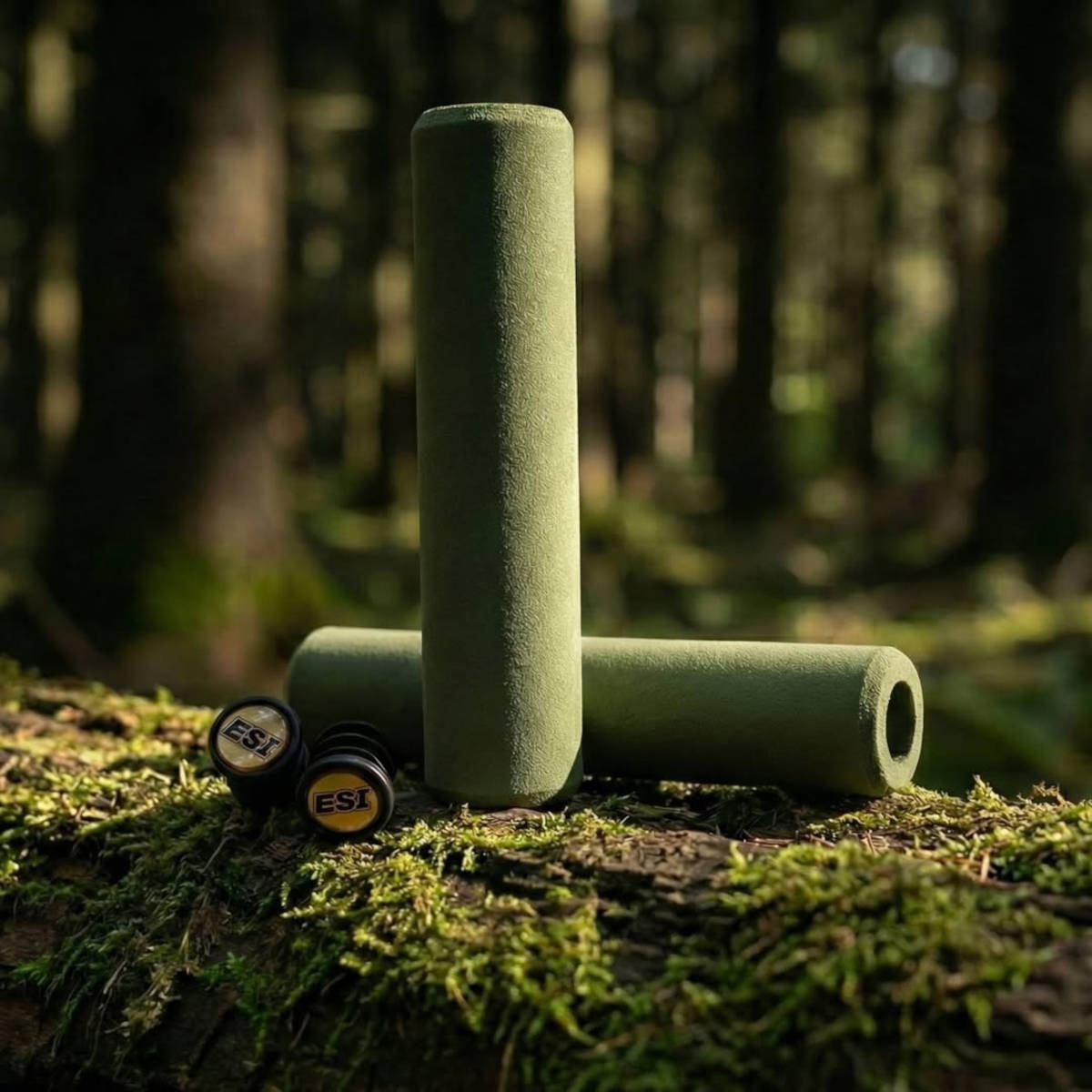 Puños de la marca en color Forest Green. Imagen: ESI Grips