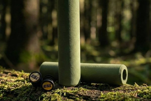 ESI Grips estrena el color Forest Green y lleva el acabado inspirado en la naturaleza a sus puños más populares