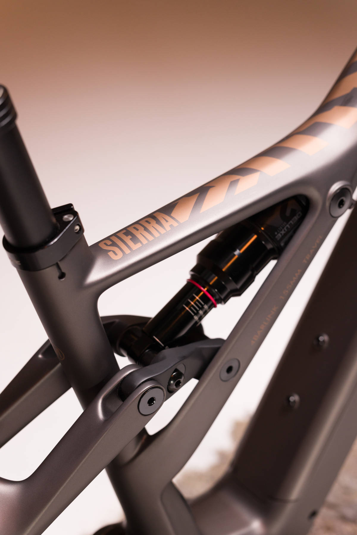 Fantic Sierra Factory Volcanic Bronze. Imagen: Fantic