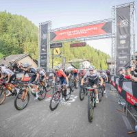 David Valero y Anna Weinbeer llegan líderes a una HERO Südtirol Dolomites que puede mover la Copa del Mundo de XCM