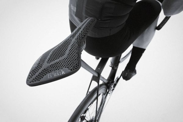 Fizik Arione 2026: el regreso de un sillín icónico con diseño adaptado a la competición moderna