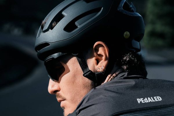 Fizik amplía su catálogo de cascos con Kyros, una propuesta polivalente para Carretera, Gravel y Cross Country