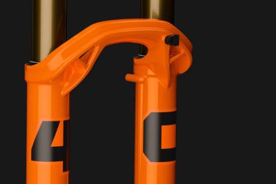 Horquilla FOX 40 2027: así evoluciona la reina del Descenso con más control y menos peso