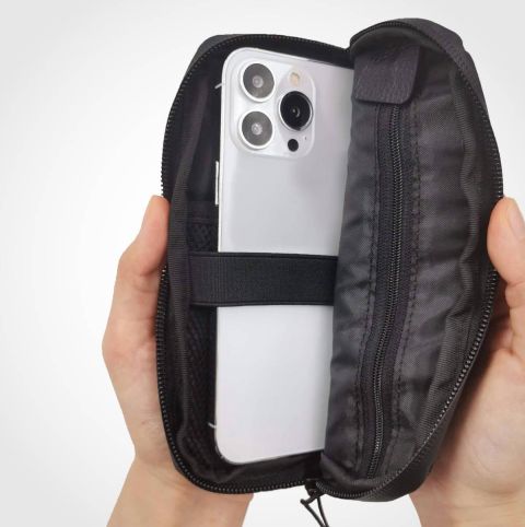 La funda impermeable para móvil que muchos ciclistas están descubriendo para proteger su smartphone en cualquier ruta
