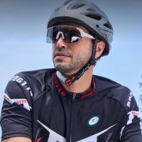 TriEye lleva el espejo retrovisor a unas gafas de ciclismo pensadas para ver más sin apartar la vista de la ruta
