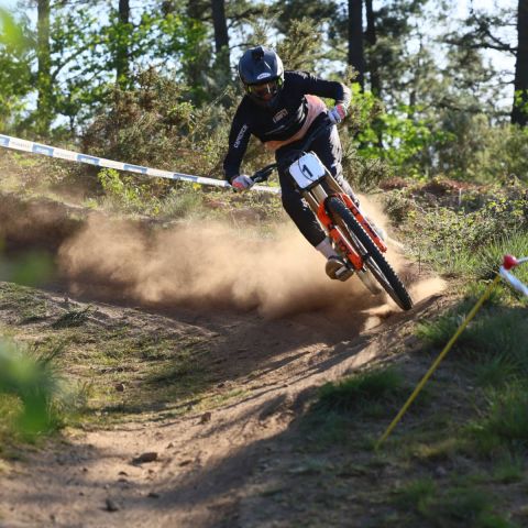 Héctor Quintero gana en O Páramo por siete décimas y María Pomés confirma su nivel en la Copa de España de Descenso