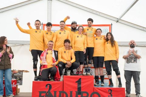 Cristina Menéndez y Marco Veiga aprietan la Copa de España de Enduro tras un intenso pulso de Burela