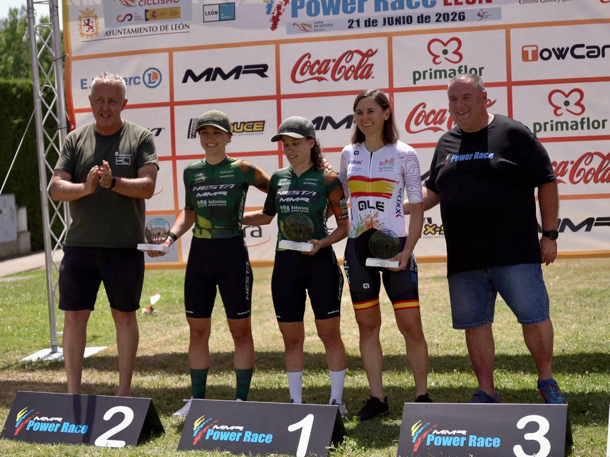 Podio femenino de la MMR Power Race de León. Imagen: RFEC
