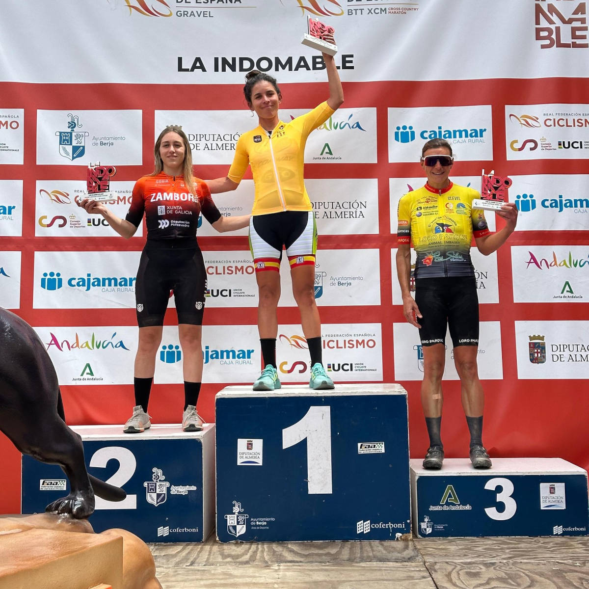 Podio élite femenino. Imagen: RFEC