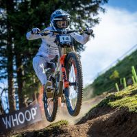 Finn Iles resiste la presión y conquista Lenzerheide mientras Anna Newkirk logra su primera victoria en la Copa del Mundo