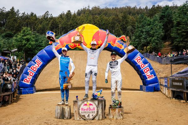 La Red Bull Hardline Tasmania 2026 consagra a Asa Vermette y Gracey Hemstreet en un fin de semana marcado por el clima
