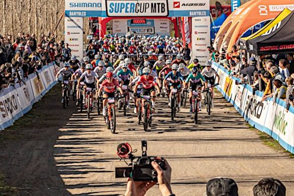 Nicole Koller y Victor Koretzky dominan en Banyoles en el arranque de la temporada XCO 2026