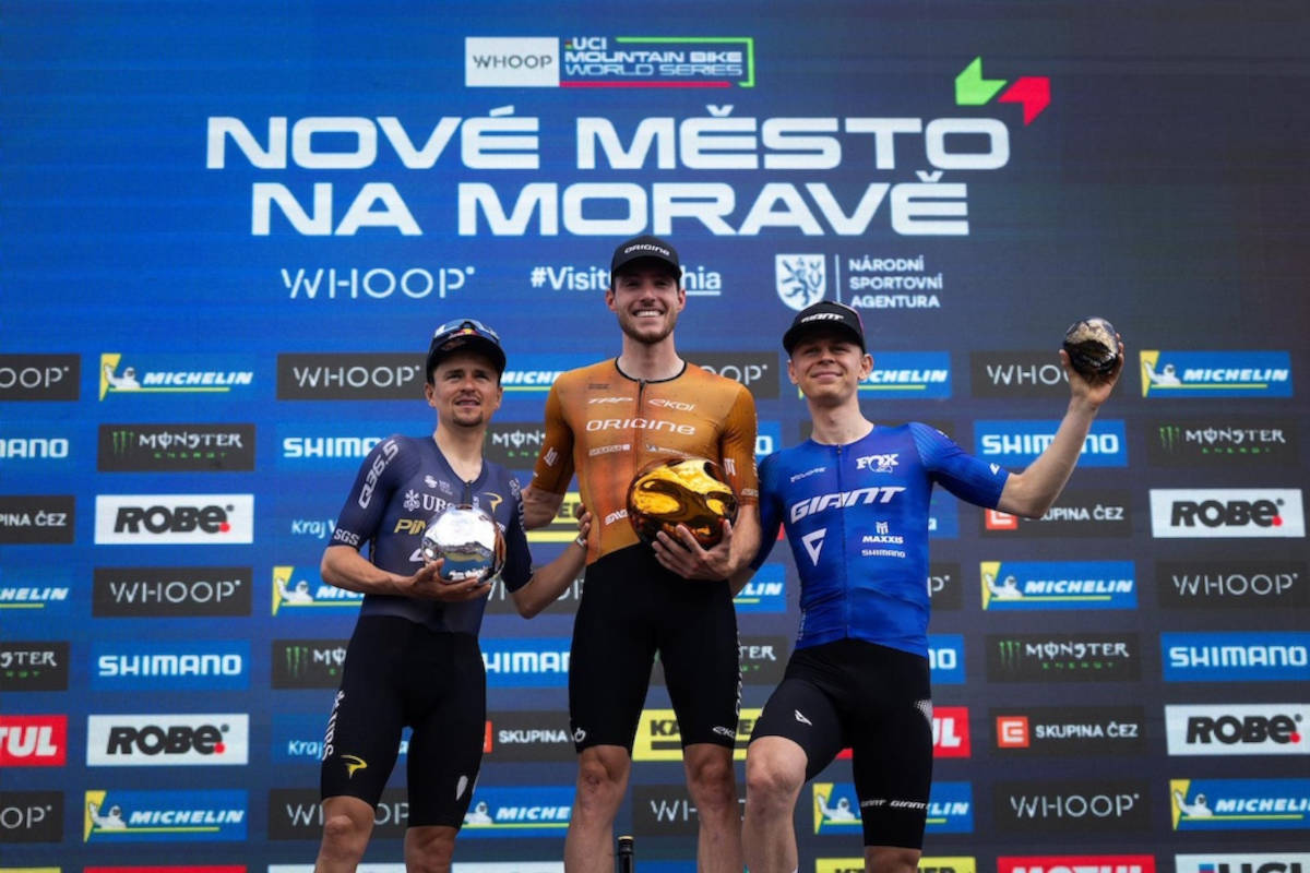 Podio élite masculino. Imagen: WHOOP UCI Mountain Bike World Series