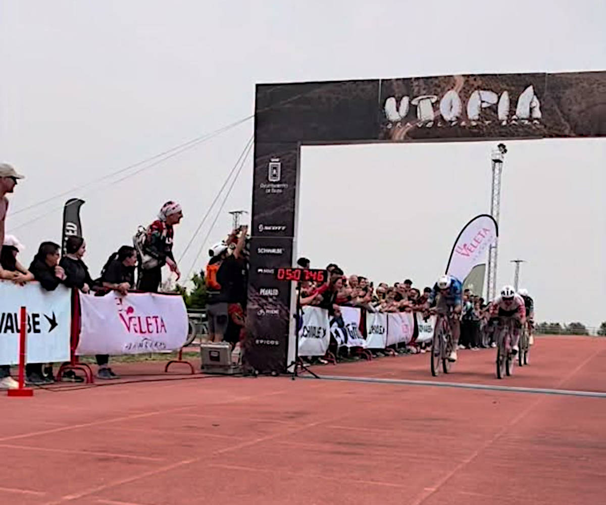 Final al sprint de la prueba. Imagen: Utopía Gravel