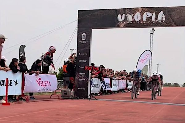 Tres pesos pesados del ciclismo en el podio de la Utopía Gravel 2026: Valero, Schurter y Valverde