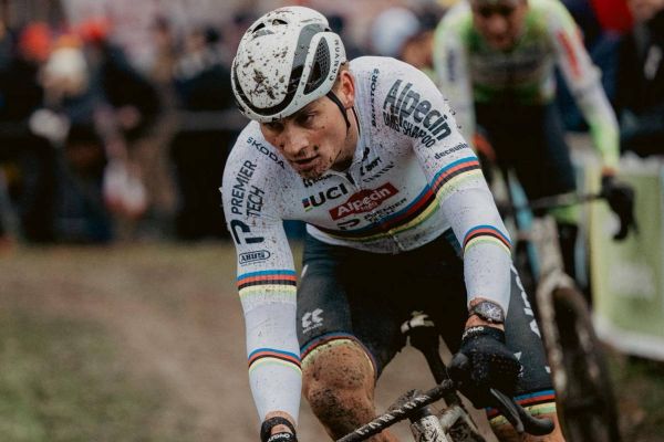 Mathieu van der Poel inaugura 2026 con un récord histórico en el X2O Trofee de Baal