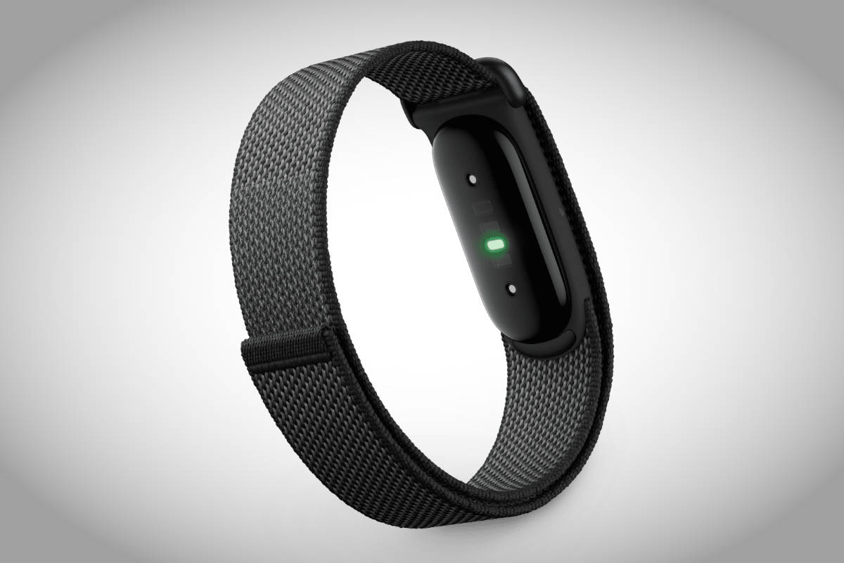 Google Fitbit Air. Imagen: Google