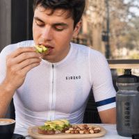 Grasas saludables para ciclistas: qué comer y cómo influyen en el rendimiento sobre la bicicleta