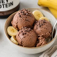 Helado proteico casero para recuperar después del entrenamiento sin recurrir a ultraprocesados