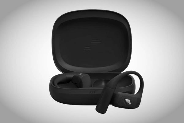 JBL rebaja 30 euros sus auriculares deportivos abiertos y los convierte en una de las ofertas más interesantes para entrenar en bici